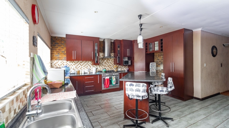 5 Bedroom Property for Sale in Cashan North West